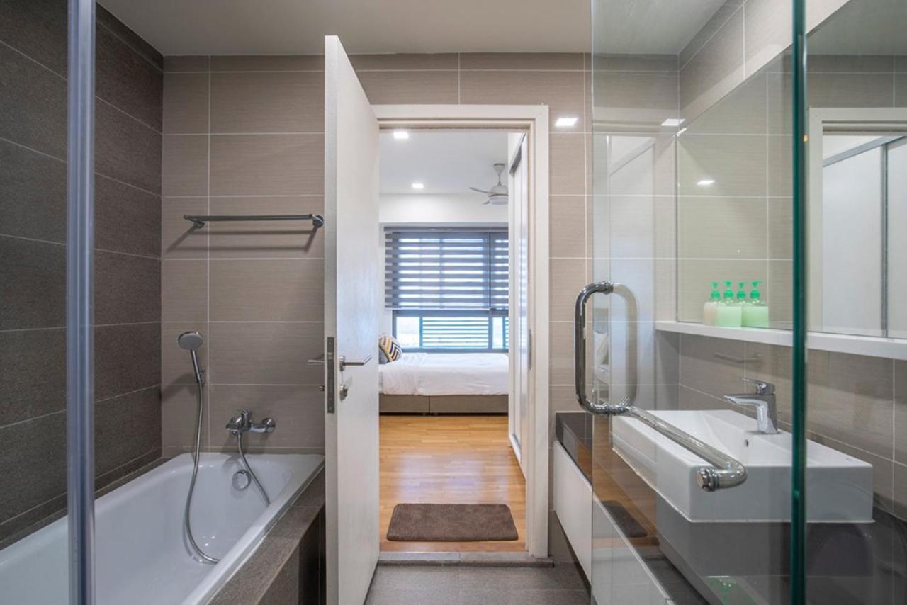 Iskandar Residences 3 Bedroom Нусаджайя Экстерьер фото